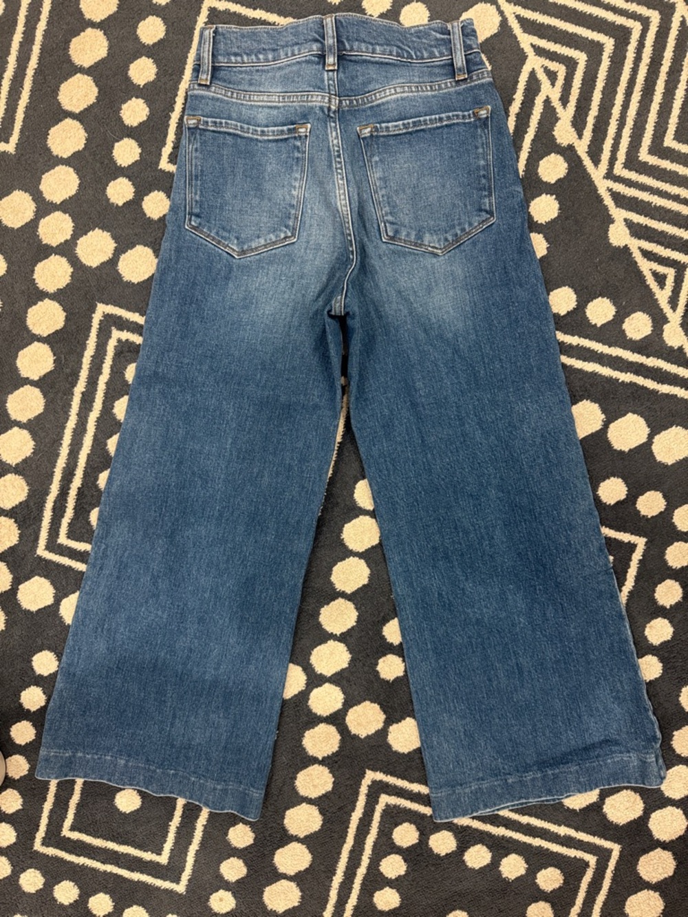 Frame Denim Wide-Leg Jeans in Medium Blue Wash - Picture 4 of 5